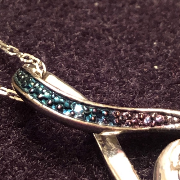 Sterling silver diamond pendent - Picture 7 of 17